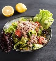 Tavuklu Ton Balıklı Akdeniz Salatası