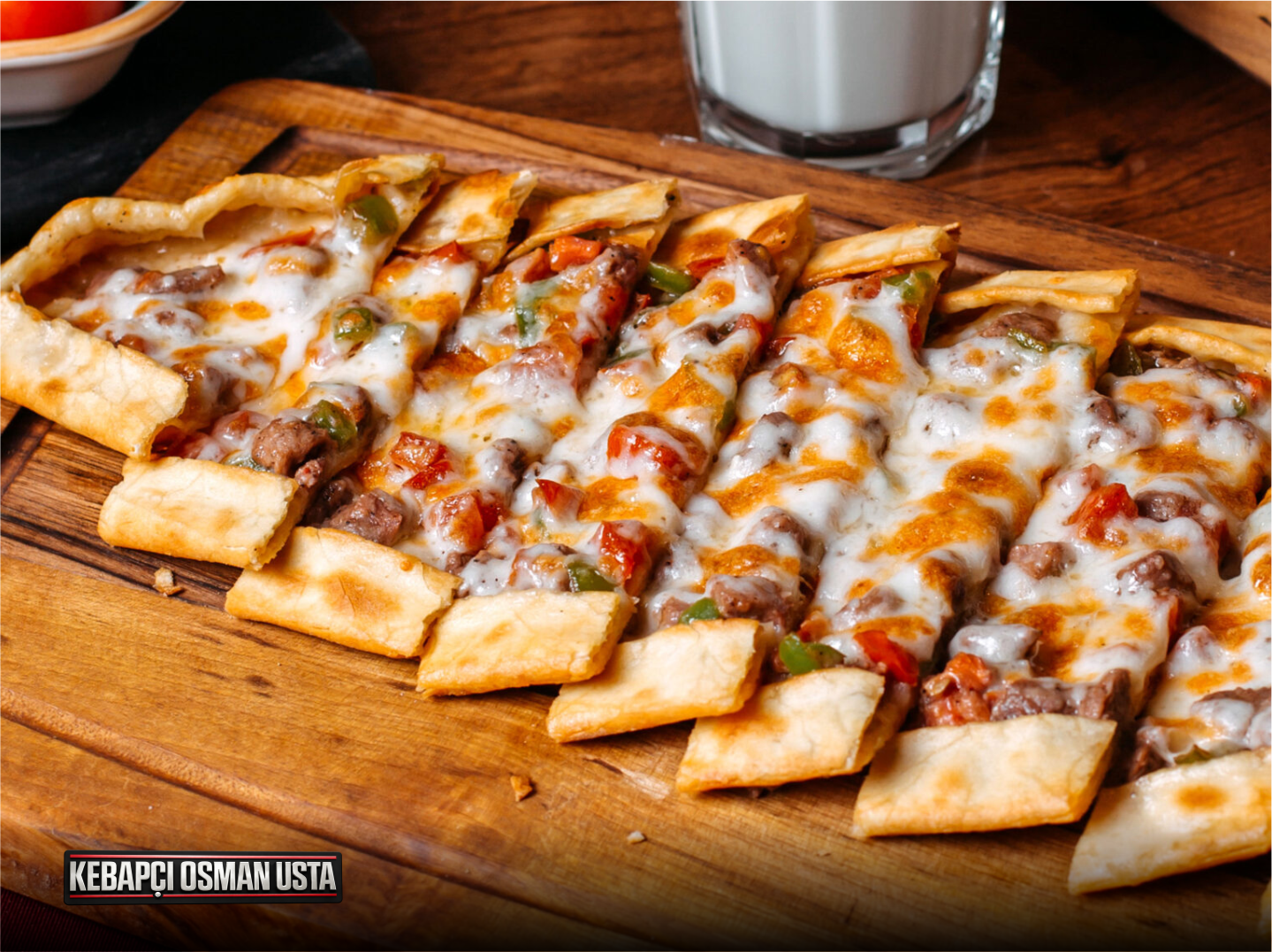 Kuşbaşılı Kaşarlı Pide